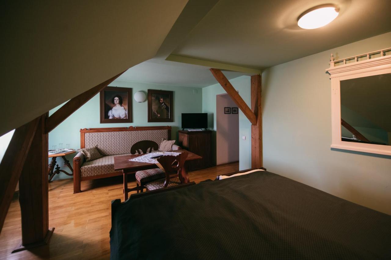 Voeroes Guest House Тыргу-Секуеск Экстерьер фото